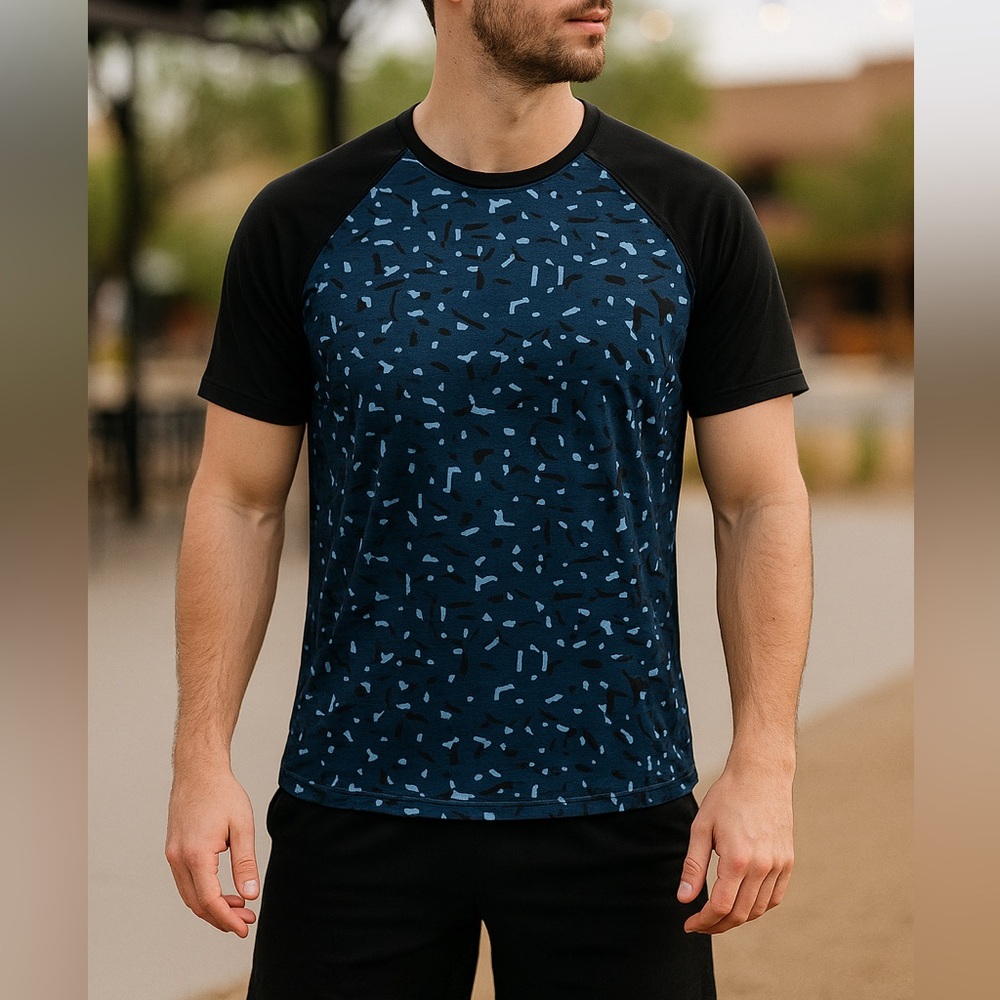 Diadora Men’s Athletic T-Shirt Size M | Black & Blue Patterned Performance Tee